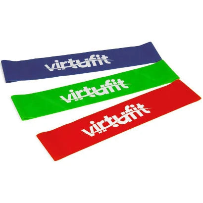 Virtufit Mini Bands 3-pack med träningsband i röd, grön och blå färg med vita logotyper.