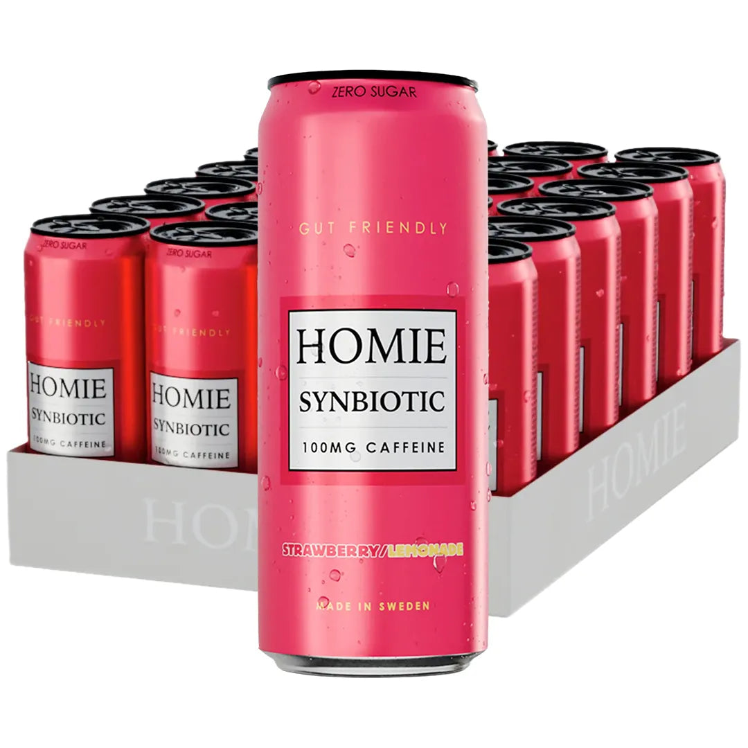 24 x Homie Wake Up Synbiotic 330 ml Strawberry Lemonade i ett ljust flak fyllt med rosa burkar.