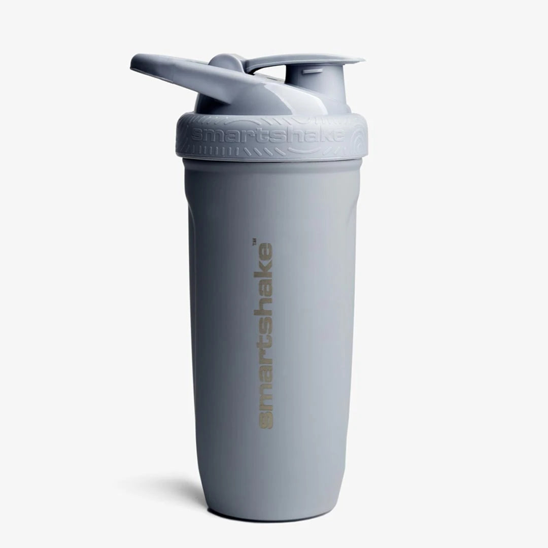 Smartshake Reforce Stainless Steel 900 ml, en tålig grå shaker i rostfritt stål med smidig och läckagefri design.