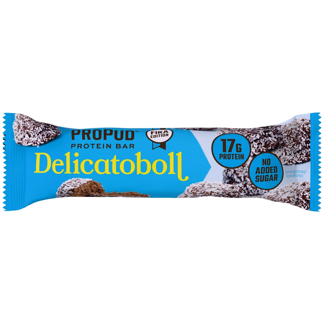 NJIE ProPud Proteinbar 55 g i en ljusblå förpackning med chokladbollar för smaken Delicatoboll., bild 3 av 8