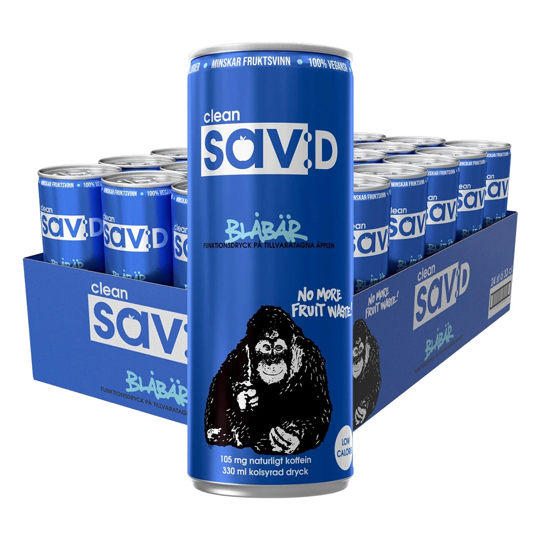 24 x Clean sav:D 330 ml Blåbär i ett blått flak med matchande blå burkar och en svartvit gorilladesign.