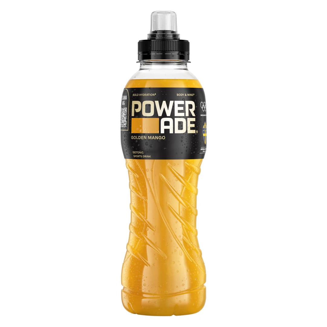 Powerade 500 ml sportdryck i en transparent flaska med svart etikett och orange innehåll för smaken Golden Mango., bild 2 av 3
