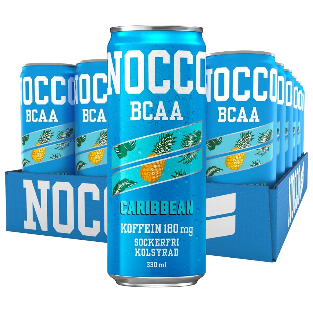 24 x NOCCO BCAA 330 ml Caribbean i ett blått flak med turkosa burkar, vita detaljer och ananasmotiv.