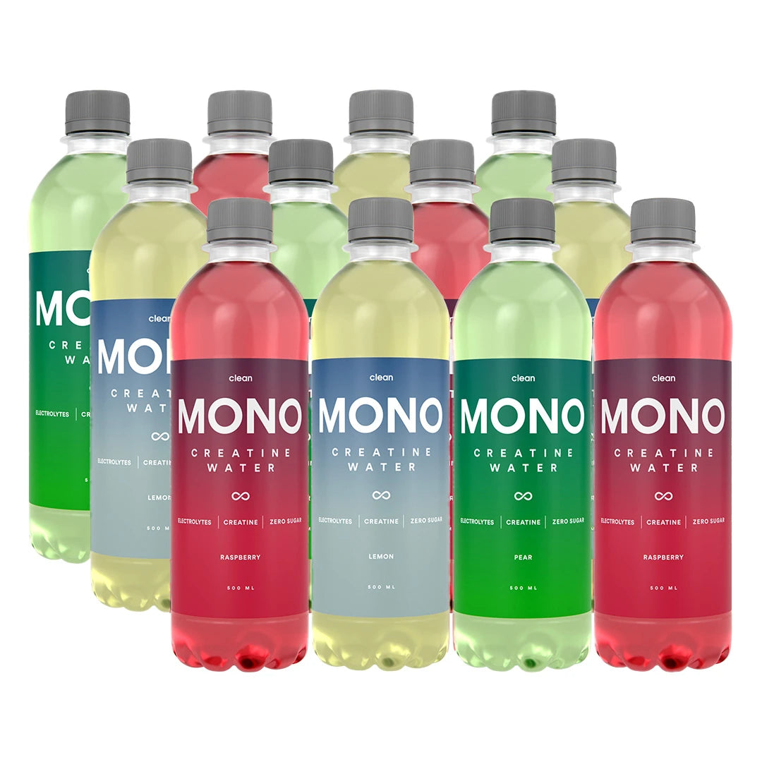 12 x Clean MONO Creatine Water 500 ml Mixflak med tolv genomskinliga plastflaskor och etiketter i rött, blått och grönt.